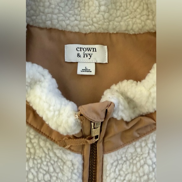 Crown & Ivy Cream Sherpa Tan/Brown Trim Fleece Vest-Size L - Picture 10 of 10